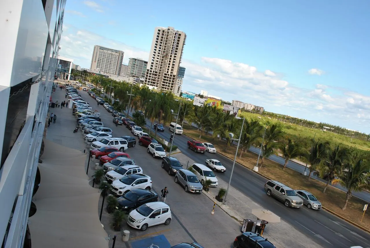 Malecon Las Americas Hotel Cancun Apartment